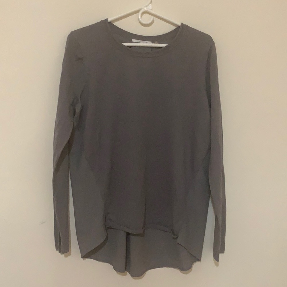 T Tahari top